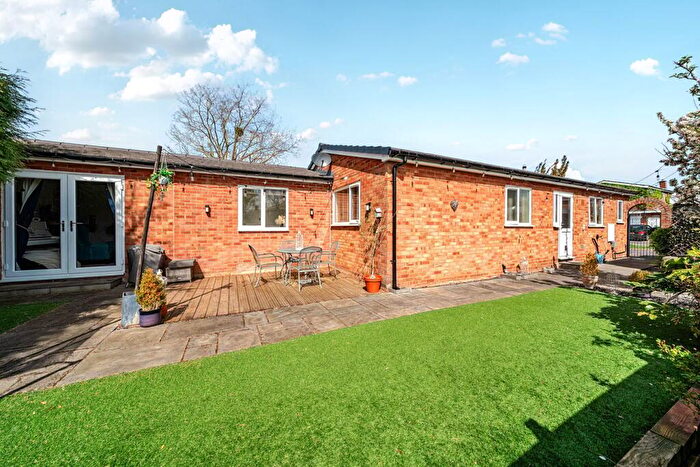 4 Bedroom Bungalow For Sale In The Orchard, Riseley, Bedford, MK44