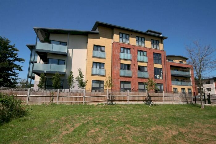 1 Bedroom Flat To Rent In Darwin Court, Kingswood Place, Hayes, UB4