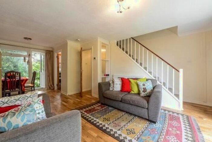 2 Bedroom Maisonette To Rent In Avondale Road, Bromley, BR1