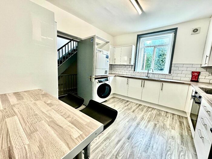 7 Bedroom Terraced House To Rent In Bedroom Student Home - Whitstable Road, CT2