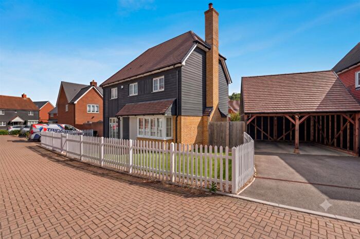 4 Bedroom Detached House For Sale In Burners Walk, Wouldham, Rochester, ME1