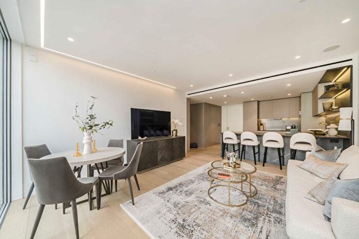 2 Bedroom Flat To Rent In Buckingham Palace Road, Westminster, SW1W