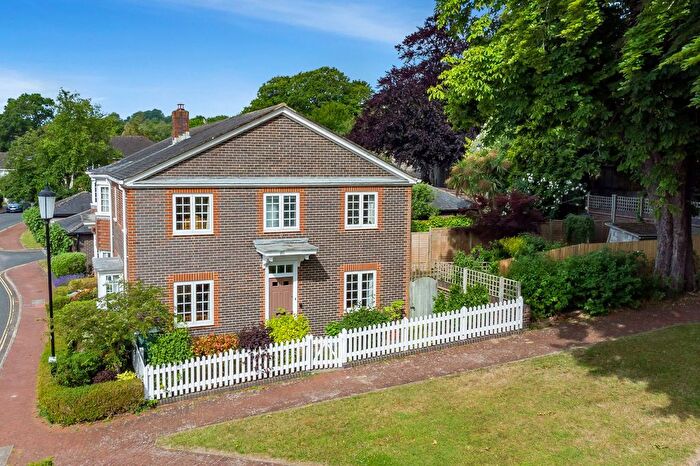 4 Bedroom End Of Terrace House For Sale In Cluny Street, Lewes, BN7