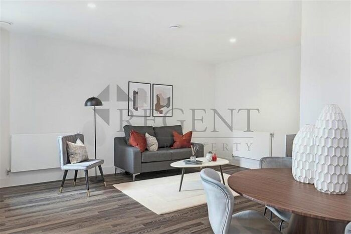 2 Bedroom Flat To Rent In Fusion Apartments, Moulding Lane, SE14