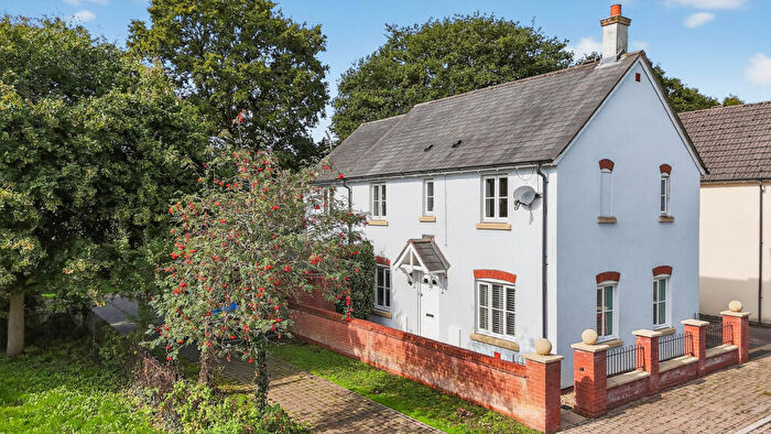 5 Bedroom Link Detached House For Sale In Greenwood, Willand, EX15