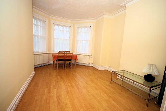 1 Bedroom Flat To Rent In Colney Hatch Lane, Muswell Hill, N10