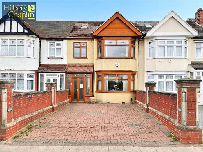 6 Bedroom Terraced House For Sale In Eastern Avenue, Ilford, IG2