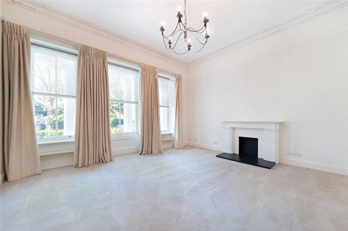 2 Bedroom Flat To Rent In Onslow Square, South Kensington, London, SW7