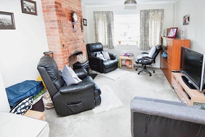 2 Bedroom End Of Terrace House For Sale In Bulford Road, Durrington, SP4