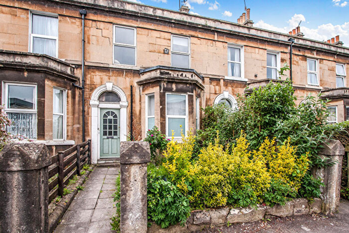 2 Bedroom Flat To Rent In Lower Bristol Road, Bath, Somerset, BA2