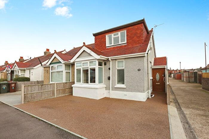 2 Bedroom Bungalow For Sale In Arundel Road, Gosport, Hampshire, PO12
