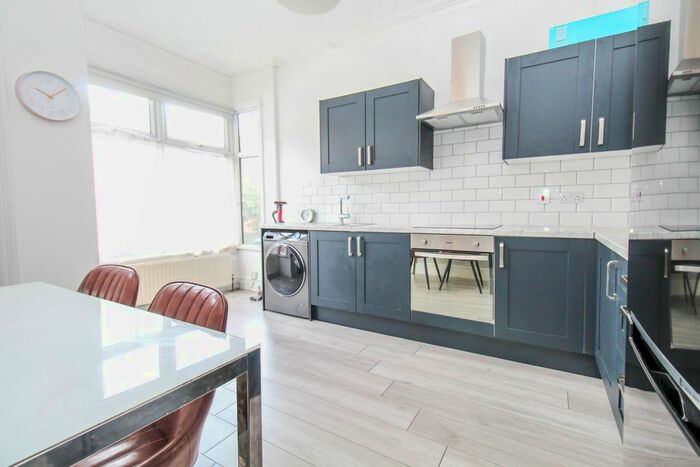 4 Bedroom Terraced House To Rent In Ash View, Headingley, Leeds, LS6