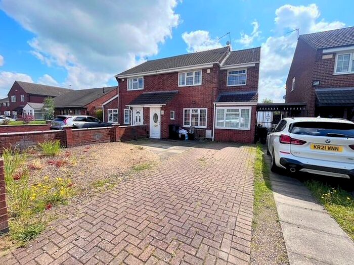 4 Bedroom Semi-Detached House To Rent In Nicklaus Road, Leicester, LE4