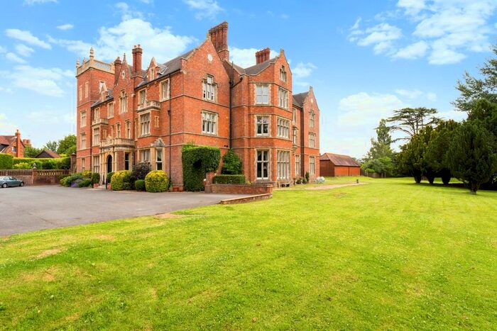 2 Bedroom Flat To Rent In Rusper Road, Capel, Dorking, RH5