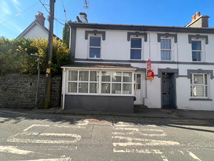 1 Bedroom Flat For Sale In George Street, New Quay, SA45