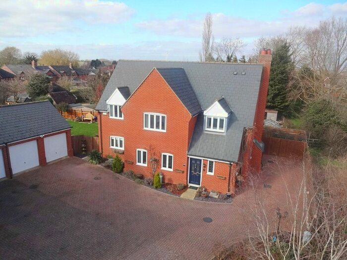 4 Bedroom Detached House For Sale In Lewens Croft, Astwood, Newport Pagnell, Milton Keynes, MK16