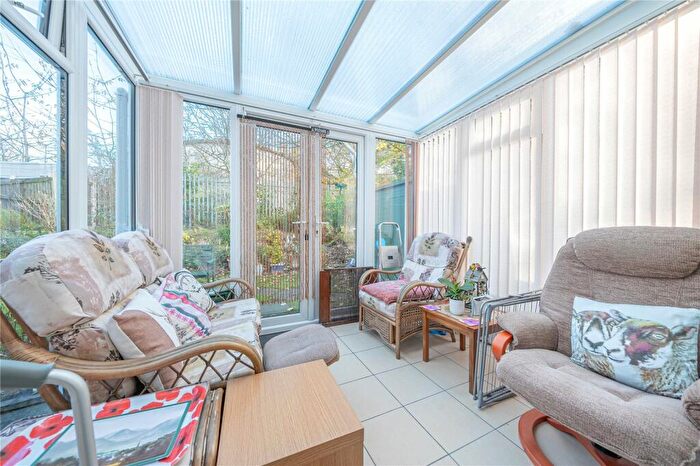 3 Bedroom End Of Terrace House For Sale In Nursery Close, Leeds, LS17