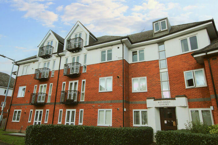 1 Bedroom Flat To Rent In Park View Close, St Albans, AL1