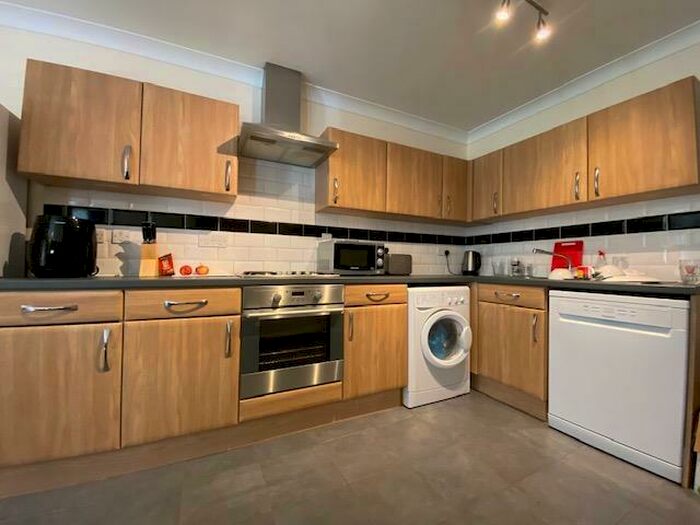 2 Bedroom Flat To Rent In Abbeyfields, Peterborough, PE2