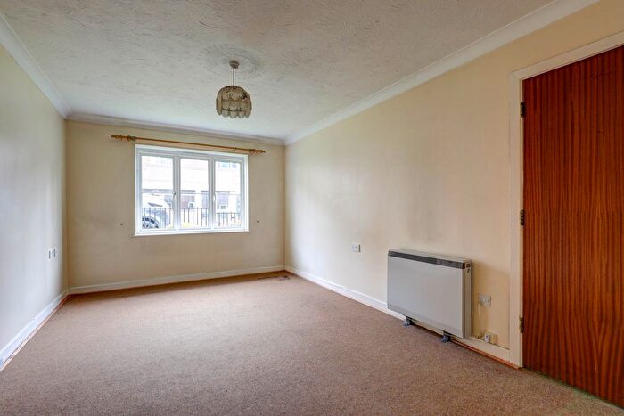1 Bedroom Flat For Sale In White Cliff Mill Street, Blandford Forum, DT11