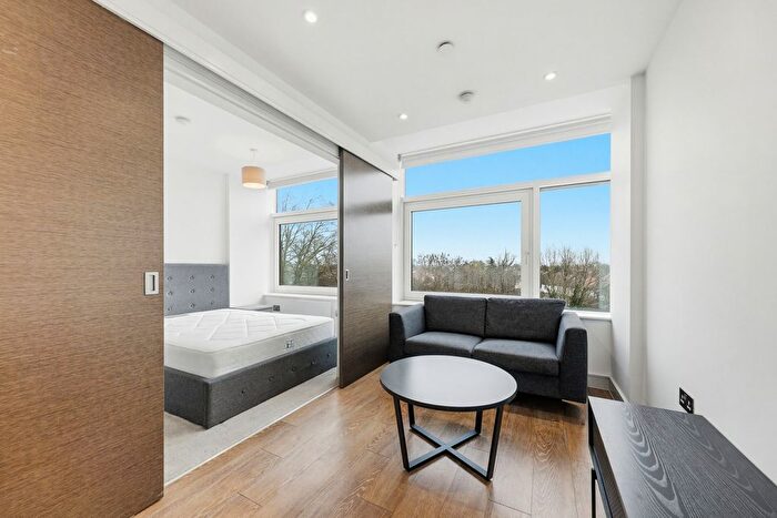 1 Bedroom Flat To Rent In Northpoint, Ewell Road, Surbiton, KT6