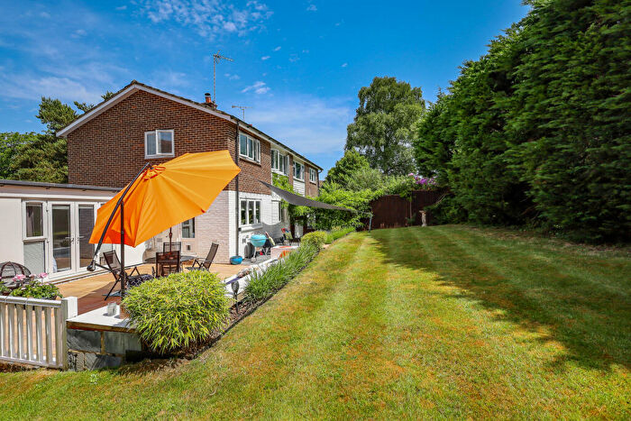 4 Bedroom Semi-Detached House For Sale In Inwood Road, Liss, Hampshire, GU33