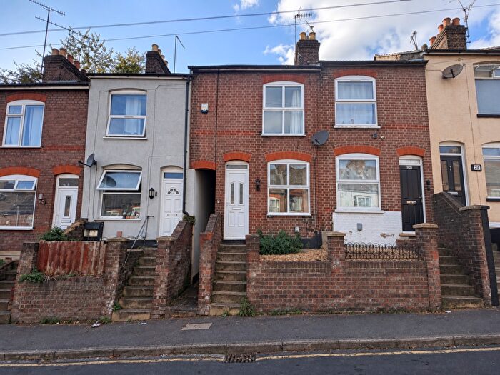 3 Bedroom Terraced House To Rent In Winsdon Road, Luton, Bedfordshire, LU1