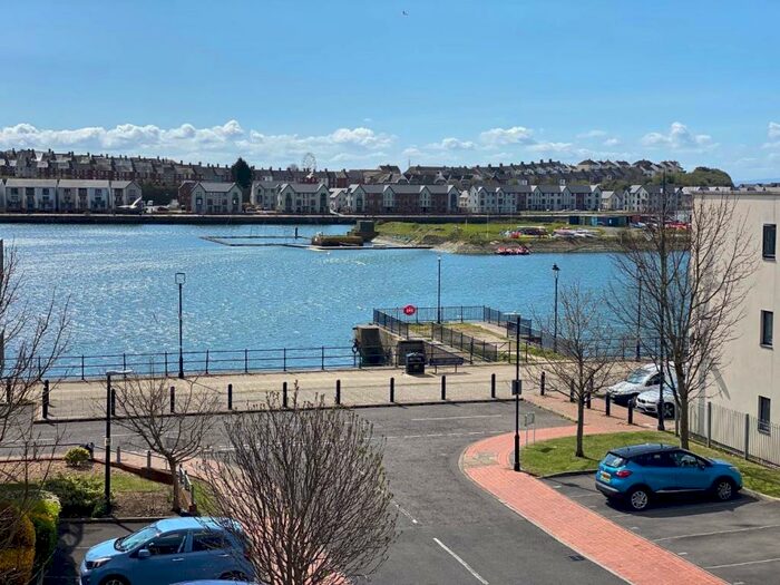 2 Bedroom Flat To Rent In Ty Camlas, Y Rhodfa, Barry, CF63