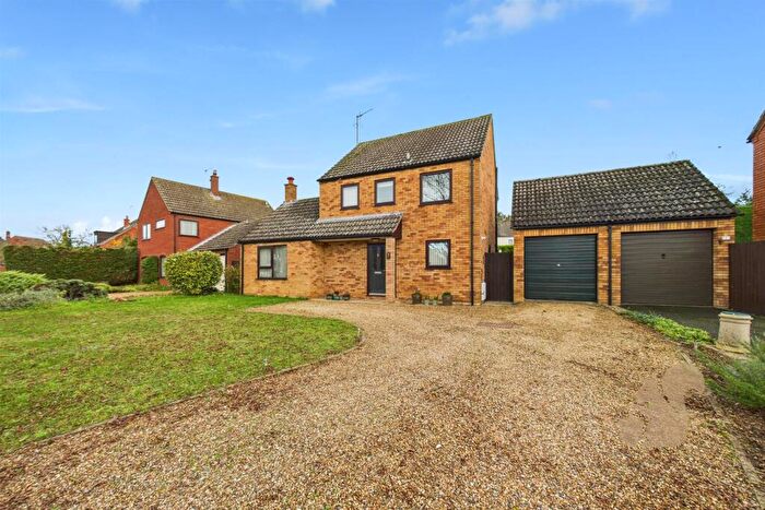 3 Bedroom Detached House For Sale In Lark Valley Drive, Fornham St. Martin., IP28