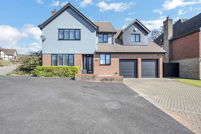 5 Bedroom Detached House For Sale In The Acorns, Thurston, IP31