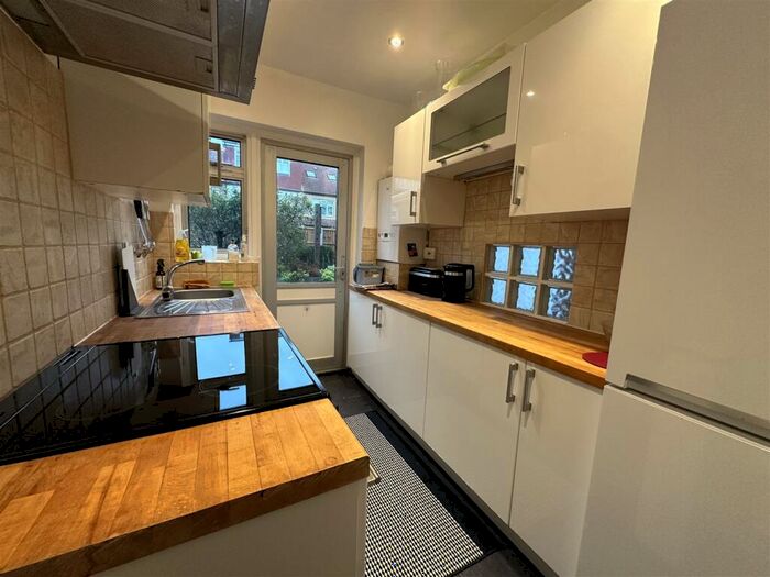 3 Bedroom Terraced House To Rent In Waverley Road, London, SE25