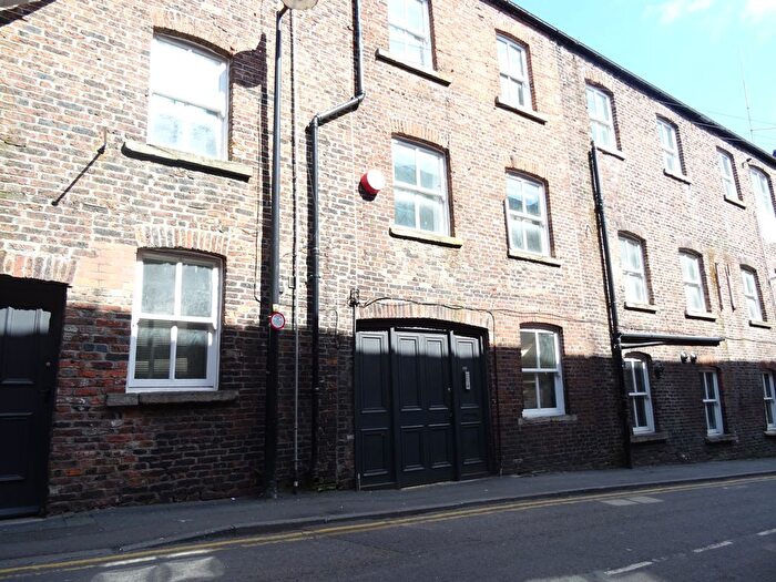 2 Bedroom Flat To Rent In Cheapside, Wakefield, WF1