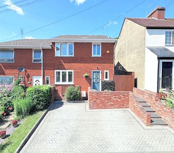 3 Bedroom End Terrace House For Sale In Chapel Street, Hemel Hempstead, HP2