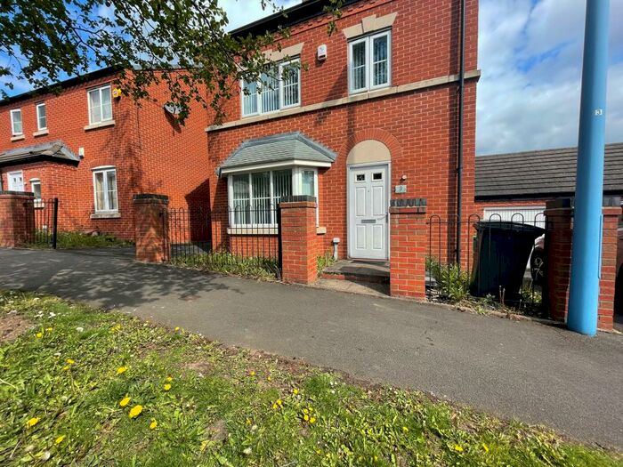 4 Bedroom House To Rent In Bainbridge Road, Smethwick, B66