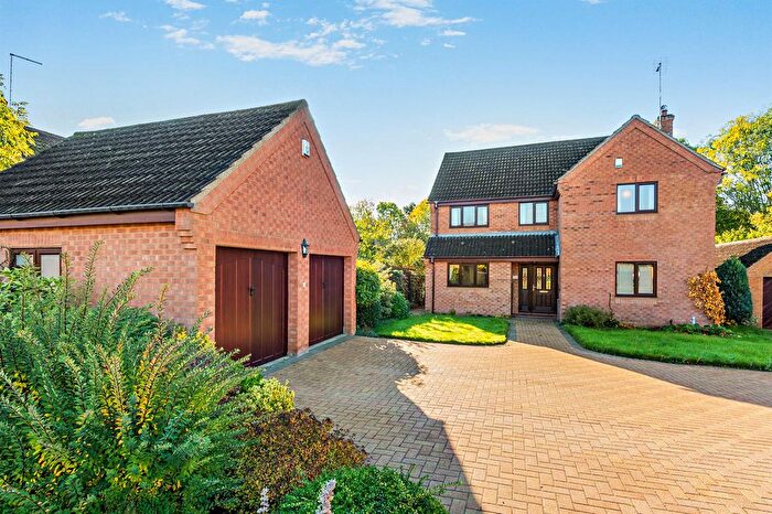 4 Bedroom Detached House For Sale In Lingwood Park, Peterborough, PE3