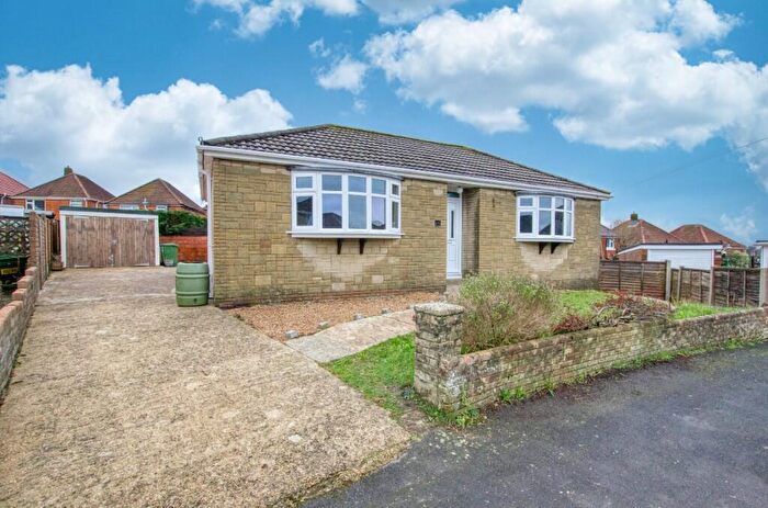 3 Bedroom Detached Bungalow For Sale In Grasdean Close, Midanbury, Hampshire, SO18