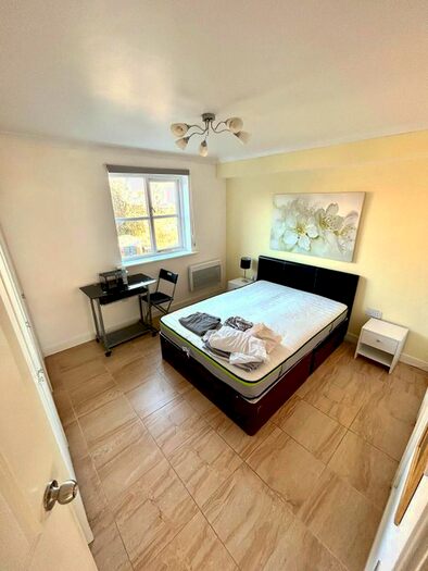 3 Bedroom Flat To Rent In Otter Close, London, E15