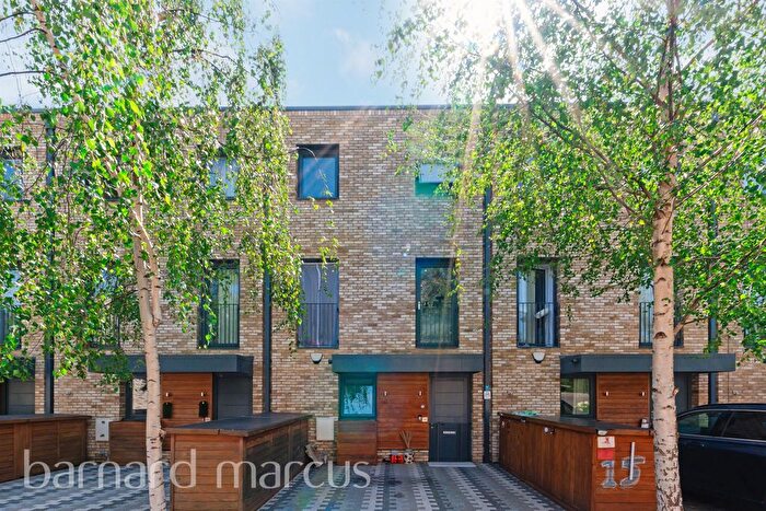 5 Bedroom Terraced House For Sale In Beatrice Place, London, SW19