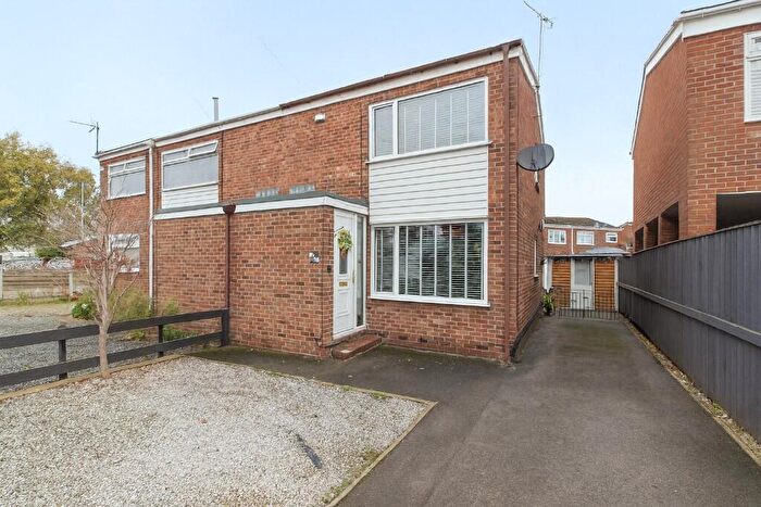 3 Bedroom Semi-Detached House For Sale In St. Andrews Way, Hull, East Riding Of Yorkshire, HU8