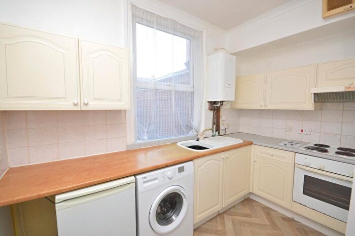 1 Bedroom Flat For Sale In Queens Road, Exeter, Devon, EX2
