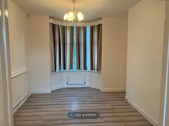 3 Bedroom Terraced House To Rent In Byron Street, Northampton, NN2