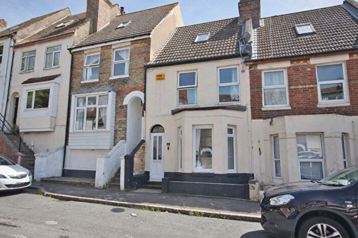 3 Bedroom Terraced House For Sale In Thanet Gardens, Folkestone, CT19