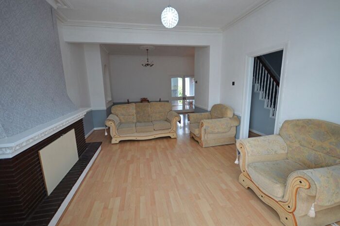 3 Bedroom Terraced House To Rent In Hatherley Gardens, East Ham, London, E6