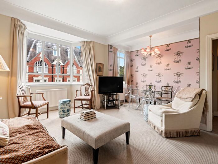 2 Bedroom Flat For Sale In Franklins Row, London, SW3