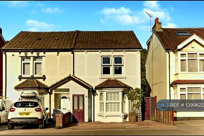 3 Bedroom Semi-Detached House To Rent In Godstone Road, Whyteleafe, CR3