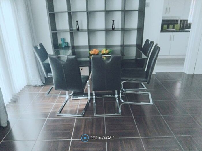 5 Bedroom Semi-Detached House To Rent In Bank Grove, Little Hulton, Manchester, M38