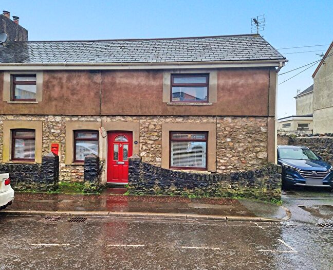 4 Bedroom Cottage For Sale In Pyle Road, Pyle, CF33
