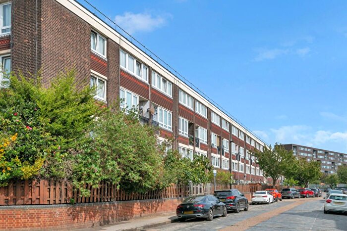 2 Bedroom Maisonette For Sale In Longnor Road, London, E1