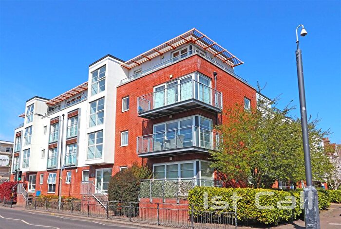 2 Bedroom Flat For Sale In Freeman Court, Honiton Road, Southend On Sea, SS1