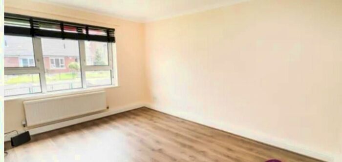 2 Bedroom Flat To Rent In Scarr Drive, Rochdale, OL12